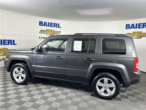 Used 2016 Jeep Patriot Latitude AWD/4WD image 2