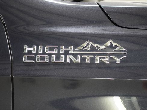 Used 2023 Chevrolet Tahoe High Country AWD/4WD image 14