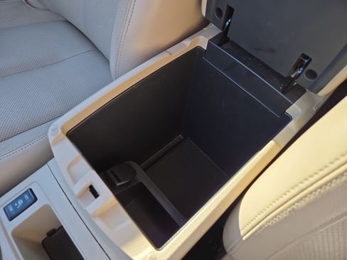 Used 2017 Nissan Rogue SL w/ SL Premium Package image 22