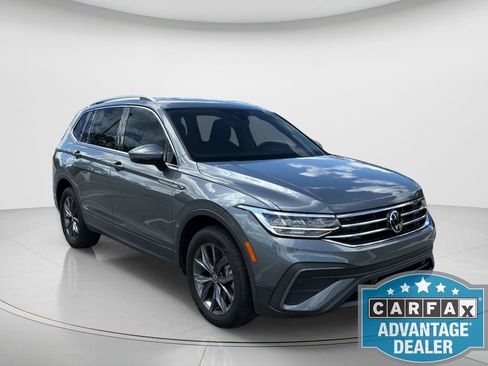 Used 2022 Volkswagen Tiguan SE FWD image 3