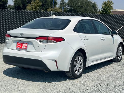 Used 2025 Toyota Corolla LE FWD image 3