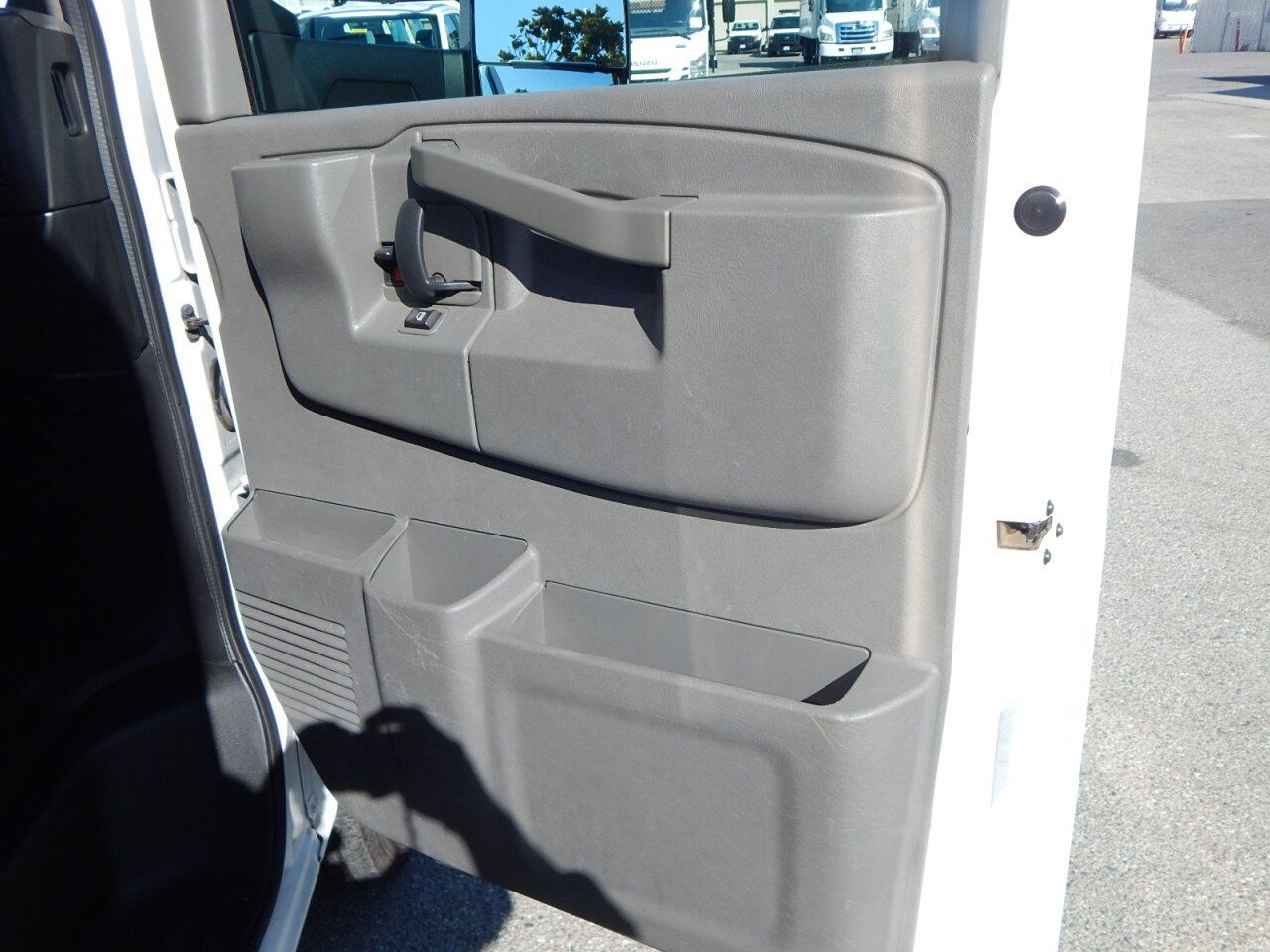 Used 2019 Chevrolet Express 4500 w/ Power Convenience Package RWD image 20