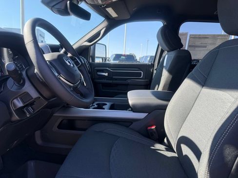New 2026 RAM 2500 Big Horn AWD/4WD image 9