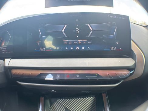 Certified 2025 BMW X3 xDrive30i w/ Premium Package image 14