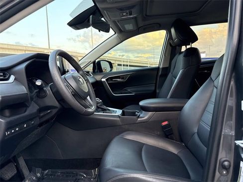 Used 2023 Toyota RAV4 XLE Premium image 7