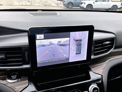 Certified 2022 Ford Explorer Limited w/ Equipment Group 301A image 20