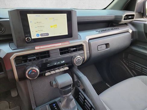 Used 2025 Toyota Tacoma SR5 AWD/4WD image 18