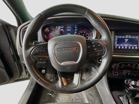 Used 2018 Dodge Charger SXT w/ Blacktop Package RWD image 13