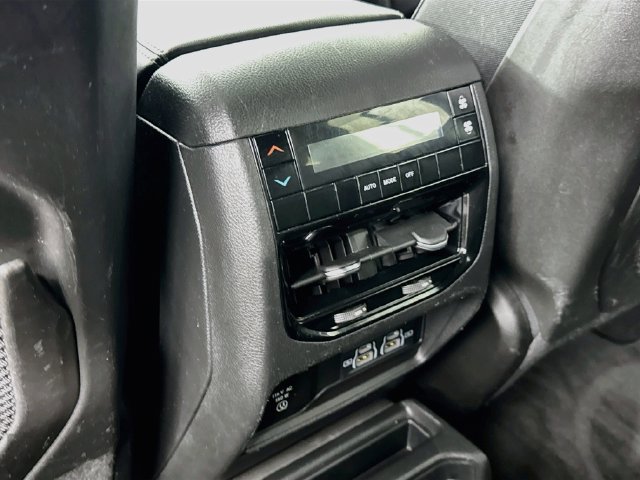 Used 2024 Jeep Grand Cherokee L Altitude AWD/4WD image 29