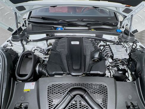 Used 2022 Porsche Macan GTS image 32