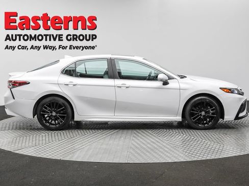 Used 2024 Toyota Camry SE w/ Cold Weather Package image 4