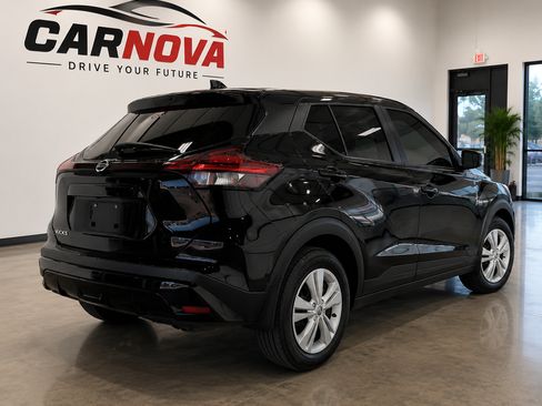 Used 2021 Nissan Kicks S FWD image 10