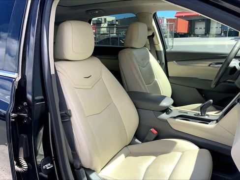 Used 2017 Cadillac XT5 Luxury w/ Driver Awareness Package FWD image 13