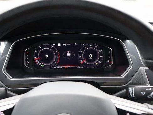 Used 2023 Volkswagen Tiguan SEL R-Line image 33