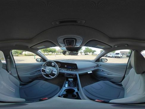 Used 2025 Hyundai Elantra SEL image 44