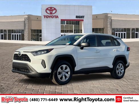 Certified 2022 Toyota RAV4 LE image 1