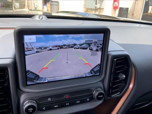 Used 2024 Ford Bronco Sport Outer Banks w/ Tech Package image 25