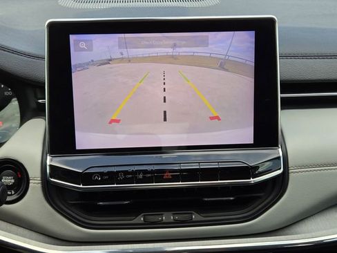 Used 2022 Jeep Compass Limited image 18