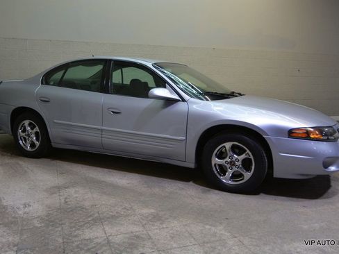 Used 2005 Pontiac Bonneville SE image 27