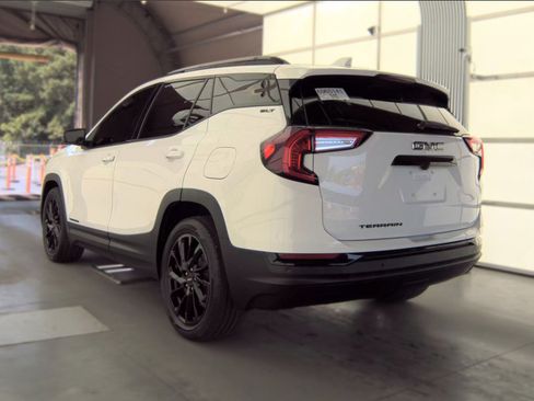 Used 2023 GMC Terrain SLT w/ Elevation Edition FWD image 4
