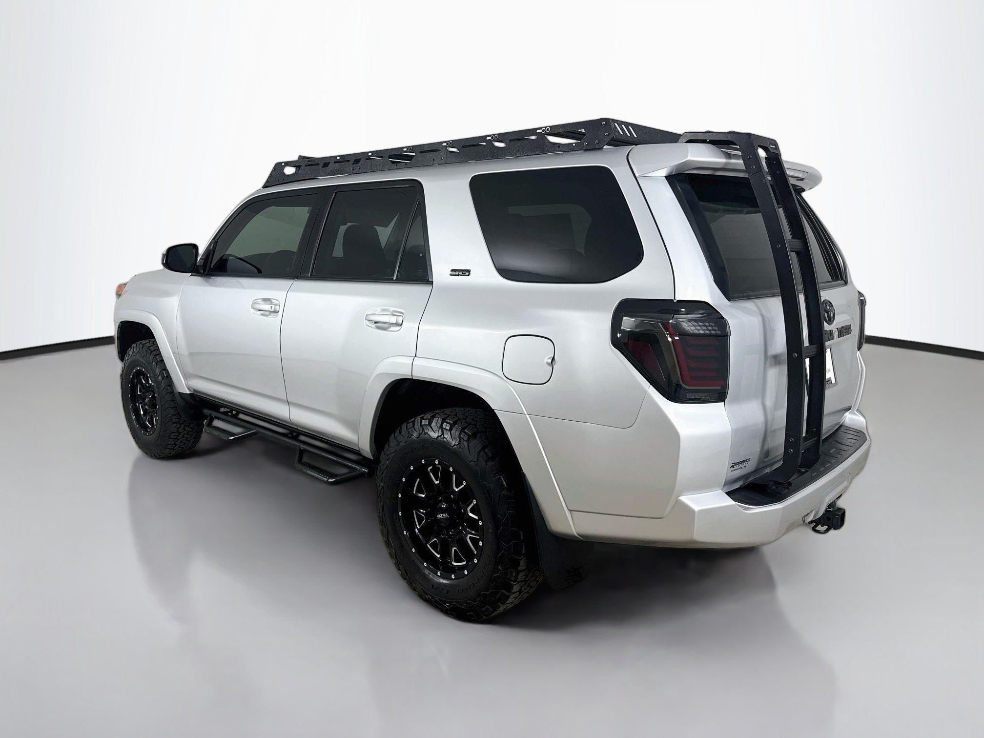 Certified 2022 Toyota 4Runner SR5 AWD/4WD image 6