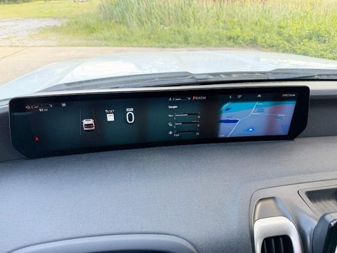 Used 2025 Ford Expedition Active AWD/4WD image 37