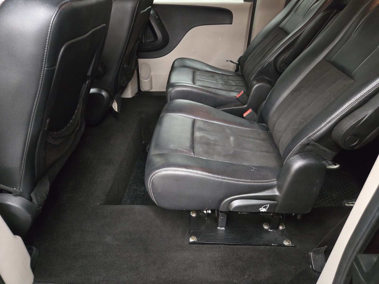 Used 2019 Dodge Grand Caravan SXT FWD image 8