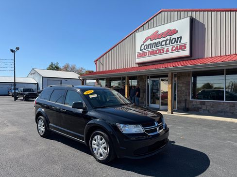 Used 2020 Dodge Journey SE image 2