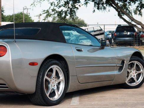 Used 2002 Chevrolet Corvette Convertible w/ Preferred Equipment Group2 RWD image 30