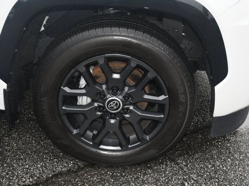 Used 2024 Toyota Sequoia Platinum AWD/4WD image 26