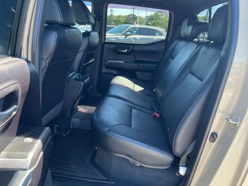 Used 2020 Toyota Tacoma Limited AWD/4WD image 22