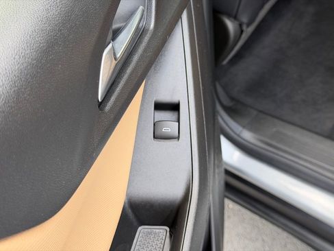 Used 2025 Chevrolet Equinox ACTIV w/ Convenience Package III FWD image 18