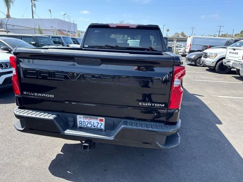 Used 2020 Chevrolet Silverado 1500 Custom w/ Custom Value Package RWD image 15
