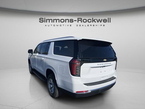 New 2026 Chevrolet Suburban LS image 5