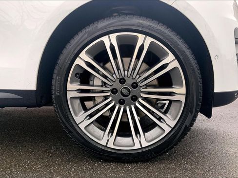 Used 2024 Land Rover Range Rover Sport SE image 10