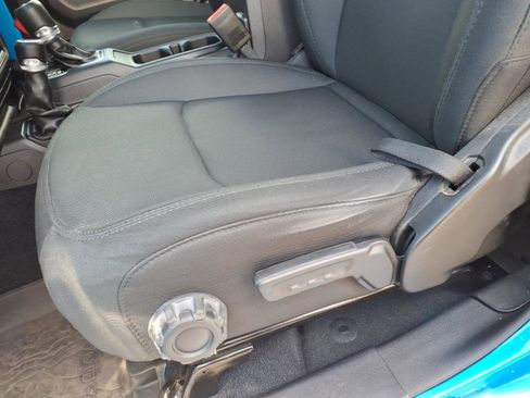 Used 2022 Jeep Wrangler Unlimited Sport AWD/4WD image 5