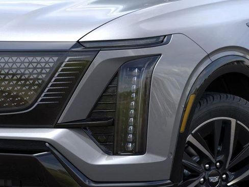 New 2026 Cadillac Vistiq Sport w/ LPO, Floor Liner Package AWD/4WD image 10