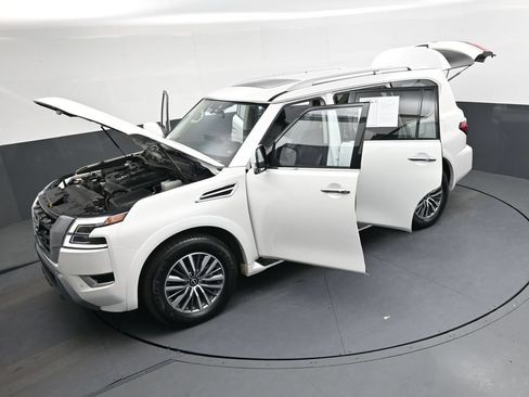 Used 2024 Nissan Armada SL w/ Captain's Chairs Package RWD image 48