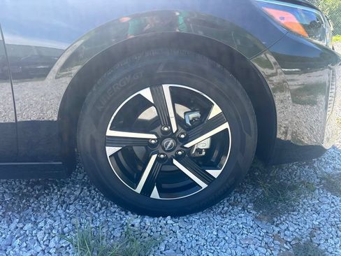 Used 2025 Nissan Sentra SV FWD image 18