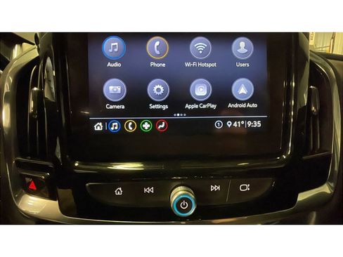 Used 2020 Chevrolet Traverse LT image 13