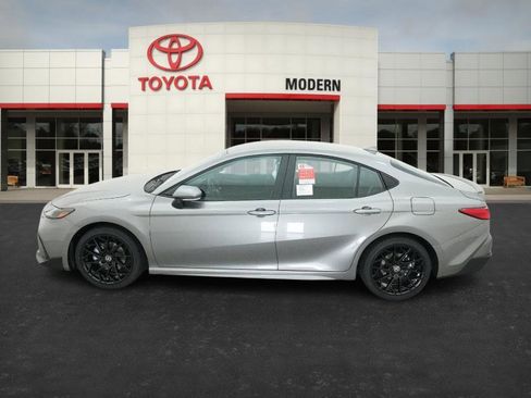 New 2026 Toyota Camry SE image 10