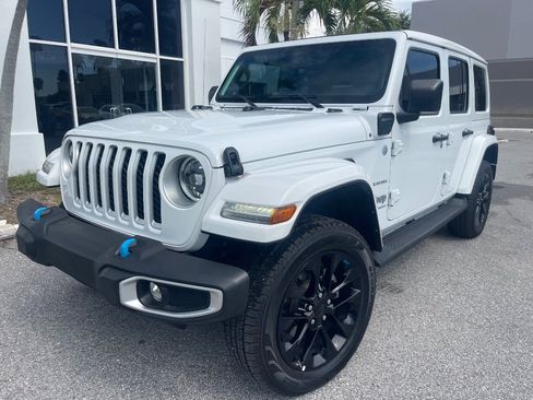 Used 2023 Jeep Wrangler Unlimited Sahara AWD/4WD image 6