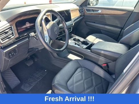 Used 2024 Volkswagen Atlas SE AWD/4WD image 13