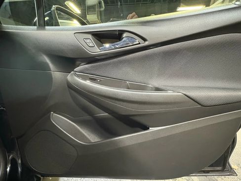 Used 2017 Chevrolet Cruze LS FWD image 19