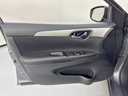 Used 2019 Nissan Sentra S image 33
