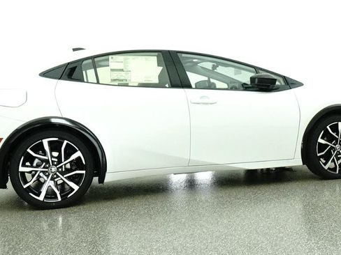 New 2026 Toyota Prius Plug-In Hybrid FWD image 49