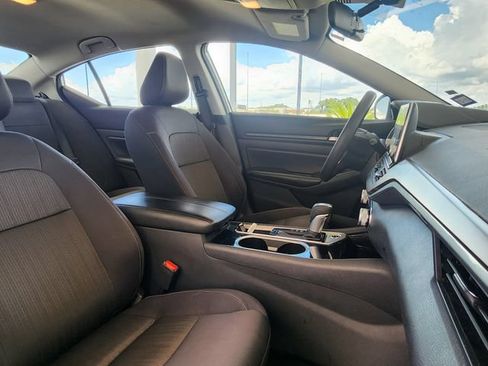 Used 2024 Nissan Altima 2.5 SV FWD image 20