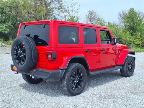 Used 2025 Jeep Wrangler Unlimited Sahara AWD/4WD image 8