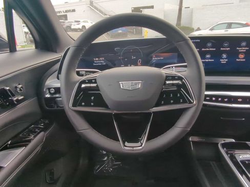 New 2025 Cadillac Lyriq Luxury image 14