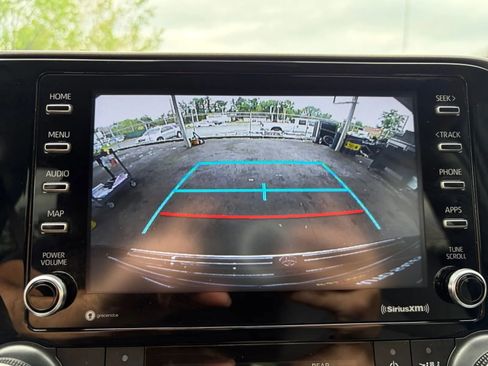 Used 2021 Toyota Highlander L AWD/4WD image 34
